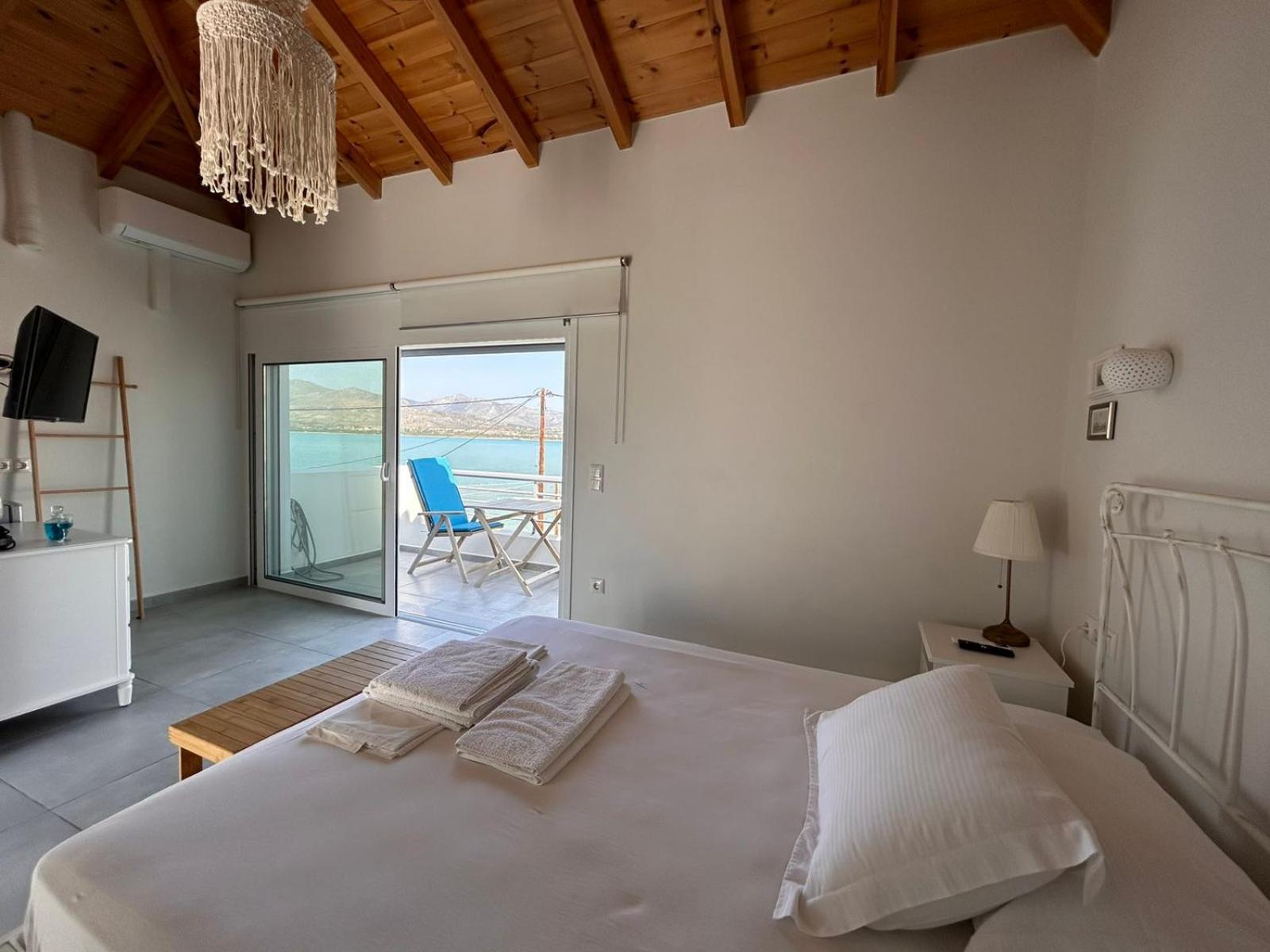 Theros - Bahia Elafonissos Dış mekan fotoğraf